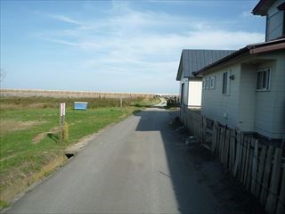 2194　青森県上北郡おいらせ町一川目１丁目 現地写真（前面道路含む現地写真）