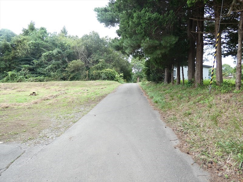 2212　青森県三戸郡階上町大字角柄折字十文字　土地 現地写真（前面道路含む現地写真）