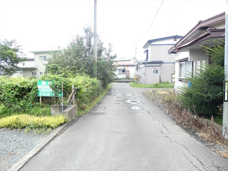 2384　三戸郡階上町蒼前東5丁目　土地 現地写真（前面道路含む現地写真）