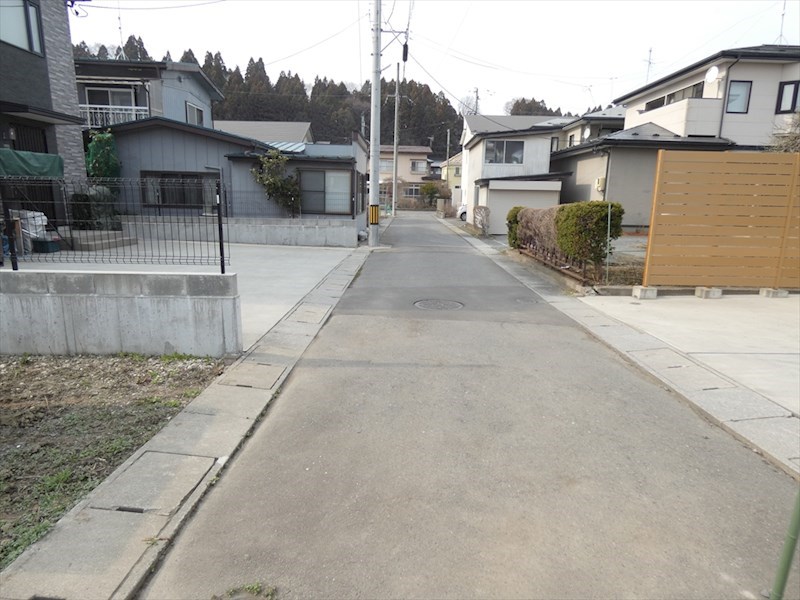 2534　八戸市日計2丁目　土地 現地写真（前面道路含む現地写真）