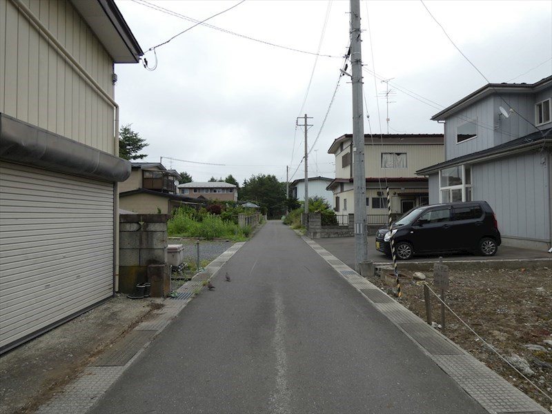 2535　八戸市大字大久保字上面　土地 現地写真（前面道路含む現地写真）
