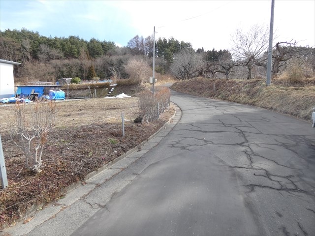 2558　三戸郡南部町埖渡東あかね　土地 現地写真（前面道路含む現地写真）