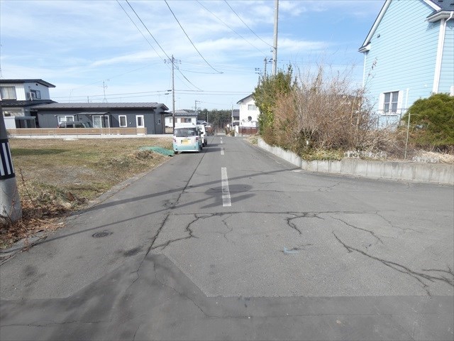 2558　三戸郡南部町埖渡東あかね　土地 現地写真（前面道路含む現地写真）