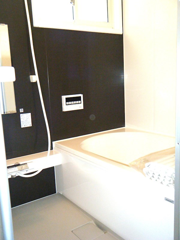 5569　三戸郡階上町蒼前西1丁目　リノベーション住宅 内観写真（浴室）