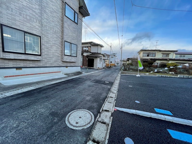 5598　クレイドルガーデン八戸市江陽第8　新築分譲住宅　3号棟 現地写真（前面道路含む現地写真）