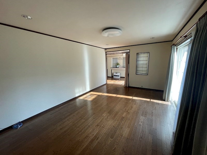 5605　八戸市大字市川町字桔梗野上　中古住宅 内観写真（リビング）
