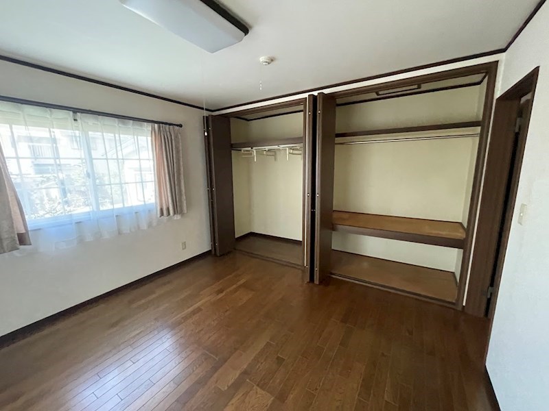 5605　八戸市大字市川町字桔梗野上　中古住宅 内観写真（リビング以外の居室）
