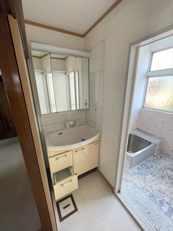 5604　八戸市鮫町忍町　中古住宅 内観写真（洗面台・洗面所）
