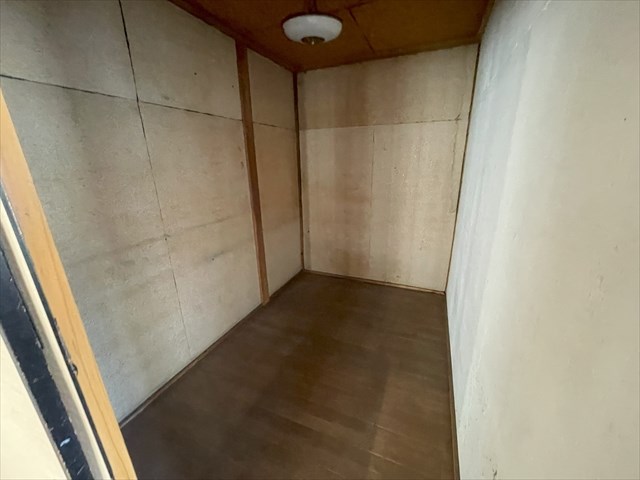 5604　八戸市鮫町忍町　中古住宅 内観写真（収納）