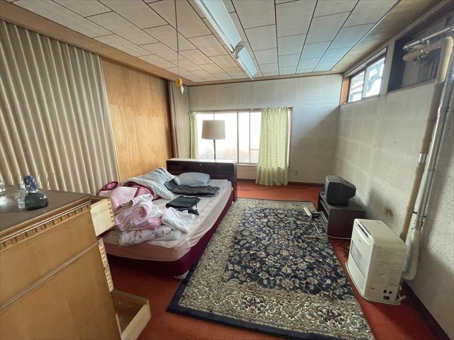 5604　八戸市鮫町忍町　中古住宅 内観写真（リビング以外の居室）