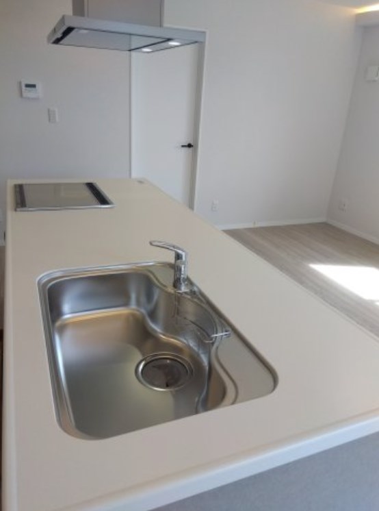 5609　三沢市南町3丁目・A棟　新築建売住宅 内観写真（キッチン）