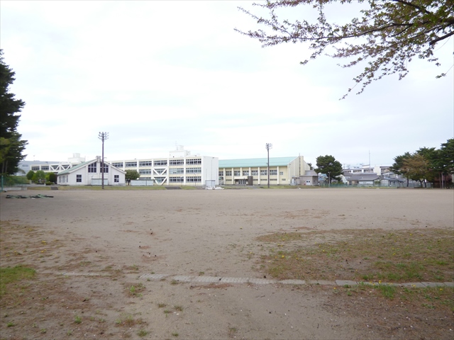 5610　三沢市南町3丁目・B棟　新築建売住宅  中学校