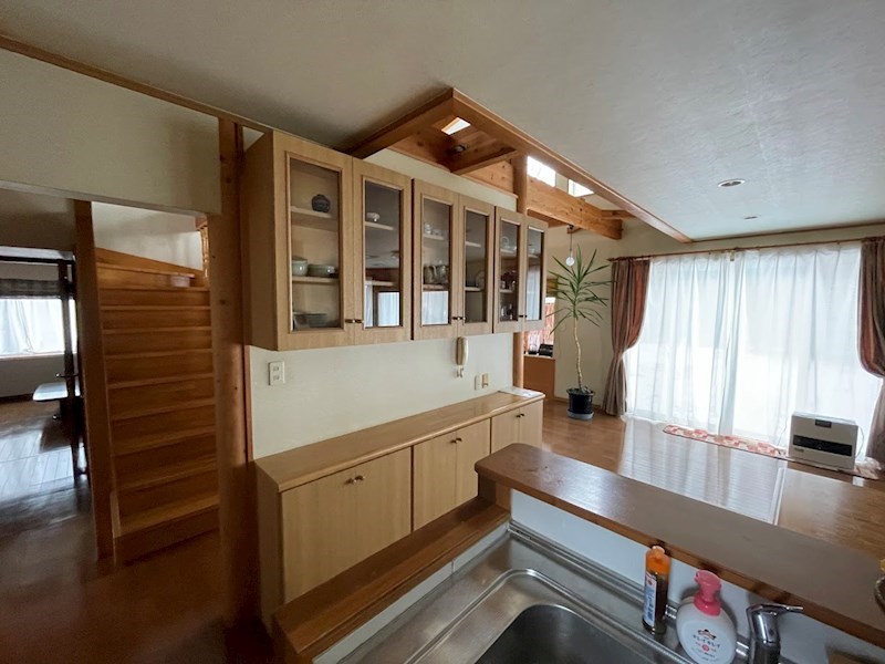 5635　上北郡おいらせ町新敷　中古住宅 内観写真（リビング）