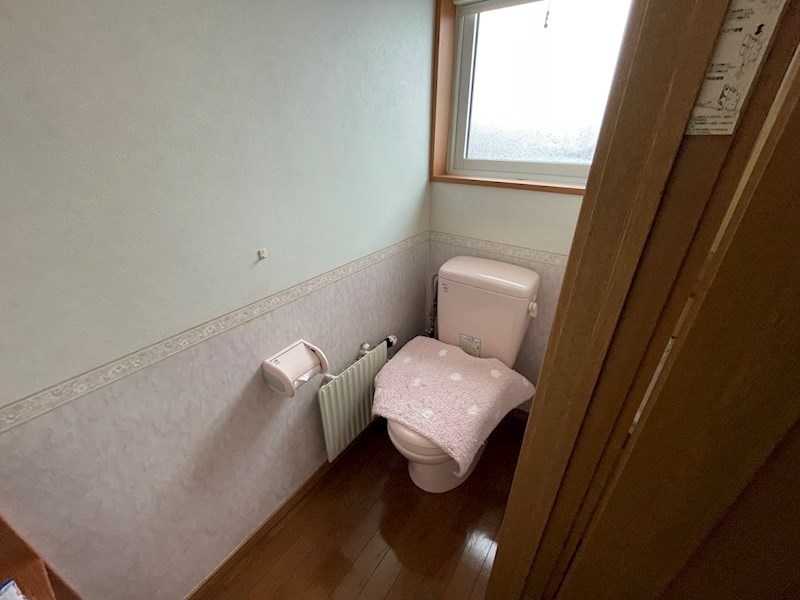 5635　上北郡おいらせ町新敷　中古住宅 内観写真（トイレ）