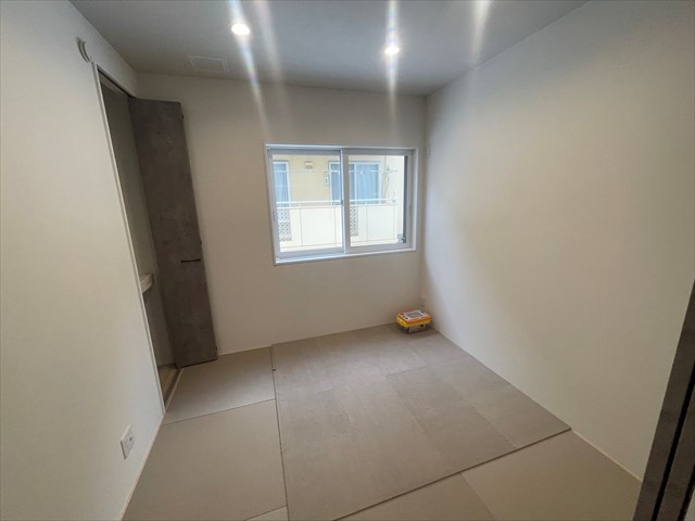 5640　タマタウン類家Ⅱ　1号棟　新築分譲住宅 内観写真（リビング以外の居室）