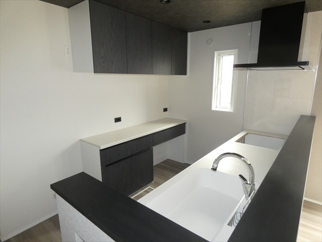 5641　タマタウン類家Ⅱ　2号棟　新築分譲住宅 内観写真（キッチン）