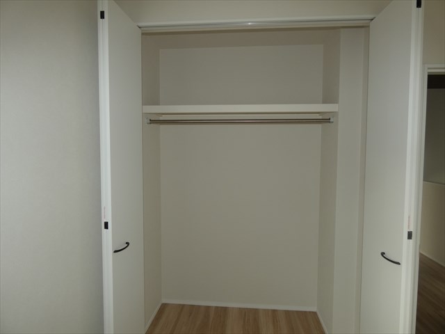5641　タマタウン類家Ⅱ　2号棟　新築分譲住宅 内観写真（収納）