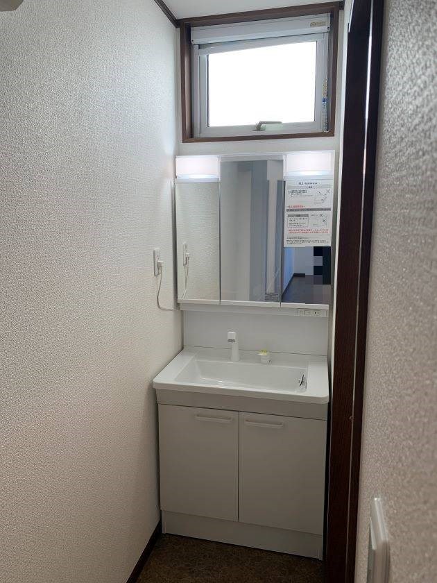 5649　八戸市類家5丁目　中古住宅 内観写真（洗面台・洗面所）