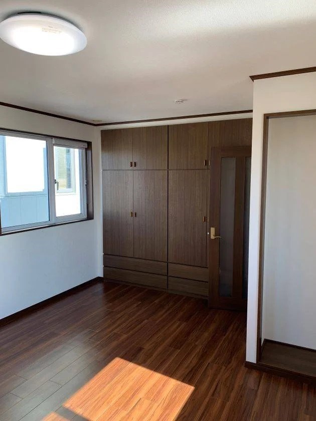 5649　八戸市類家5丁目　中古住宅 内観写真（リビング以外の居室）