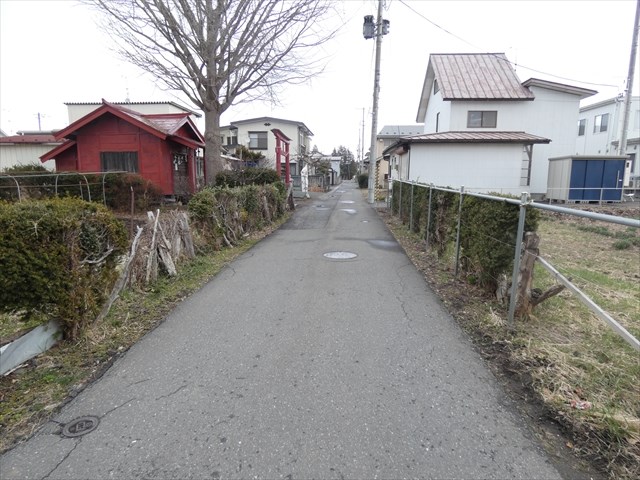 2608　十和田市西十一番町　土地 現地写真（前面道路含む現地写真）