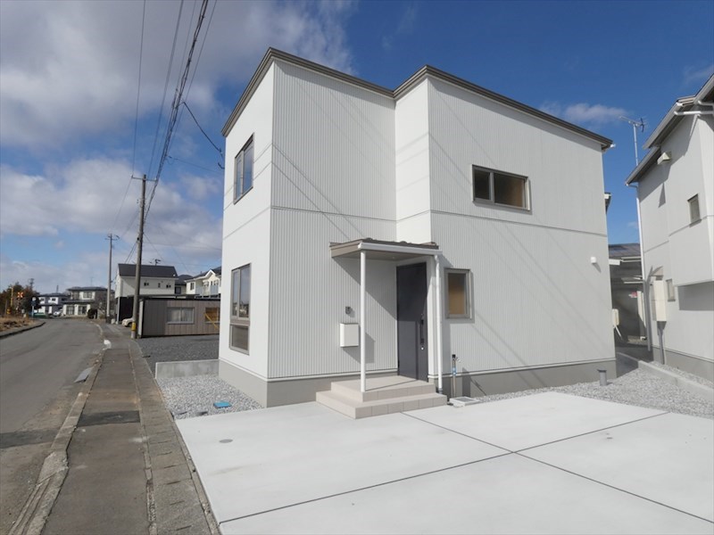 5670 八戸市長苗代三丁目DC・A棟 現地写真