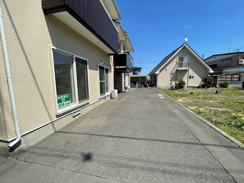 5687　八戸市大字市川町字尻引前山　売アパート（オーナーチェンジ物件） 現地写真