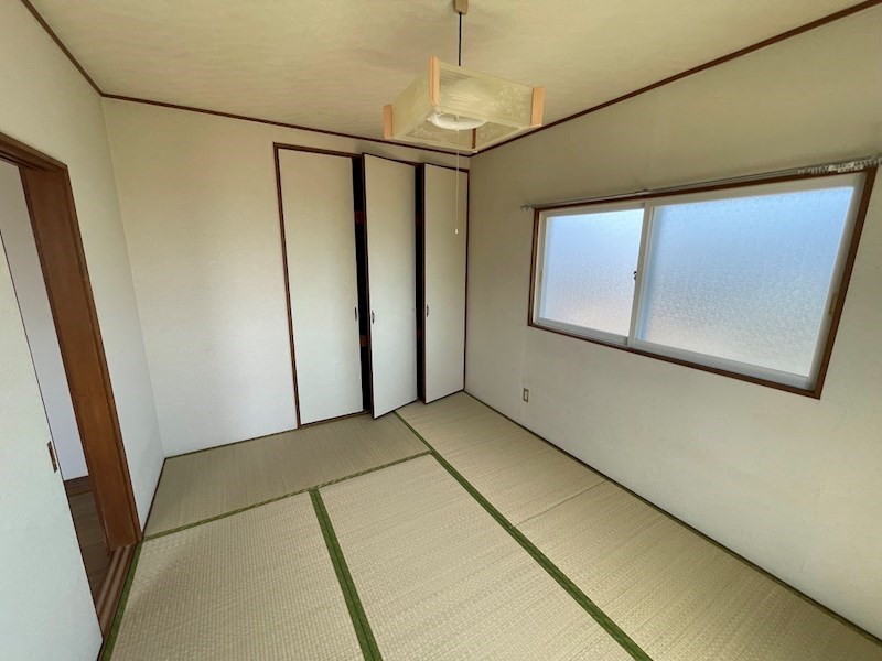 5687　八戸市大字市川町字尻引前山　売アパート（オーナーチェンジ物件） 内観写真（リビング以外の居室）