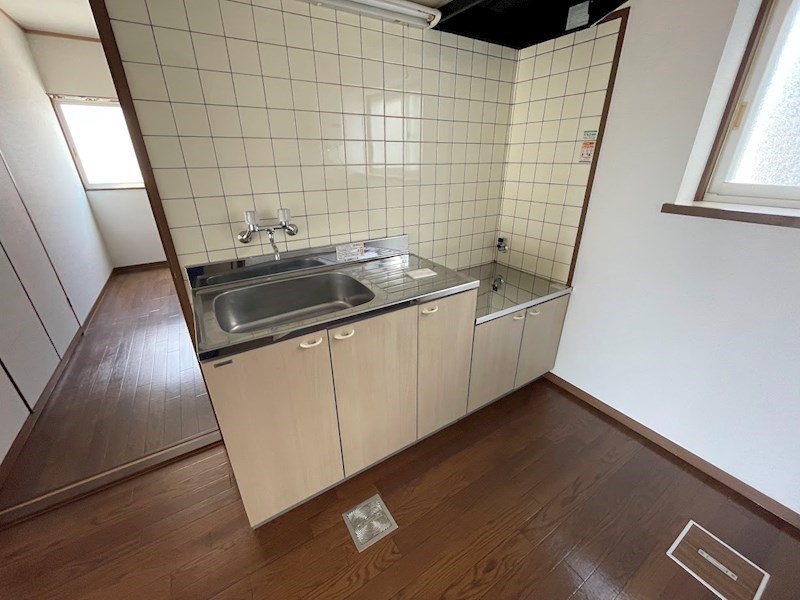5687　八戸市大字市川町字尻引前山　売アパート（オーナーチェンジ物件） 内観写真（キッチン）