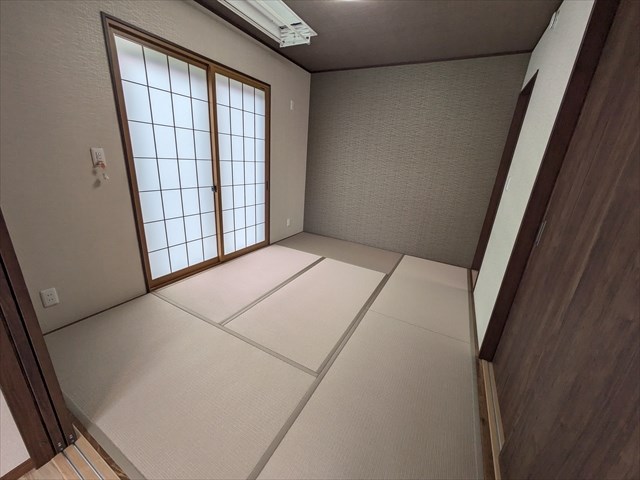 5692　ソーラータウン根城ヒルズNo.2　建売住宅 内観写真（リビング以外の居室）