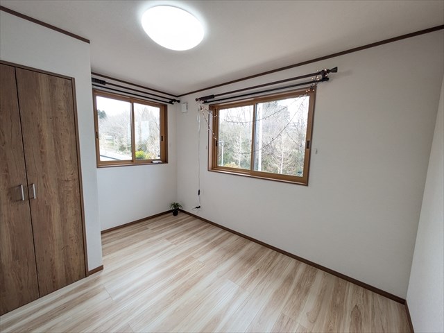 5692　ソーラータウン根城ヒルズNo.2　建売住宅 内観写真（リビング以外の居室）