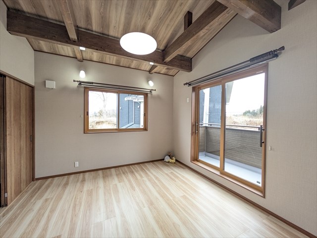 5692　ソーラータウン根城ヒルズNo.2　建売住宅 内観写真（リビング以外の居室）