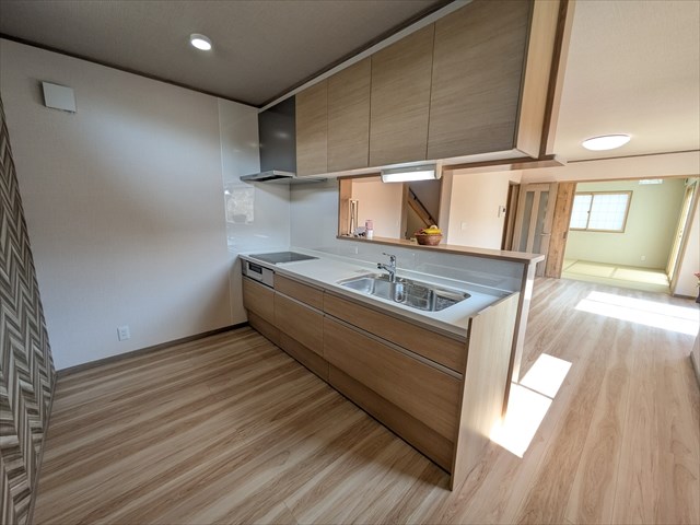 5693　ソーラータウン根城ヒルズNo.3　建売住宅 内観写真（キッチン）