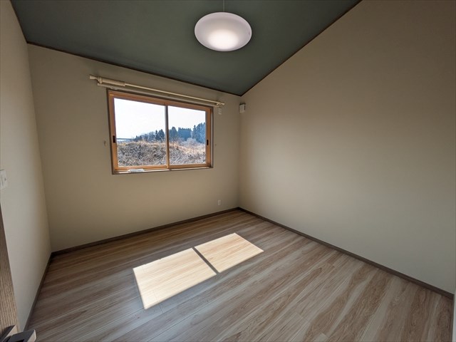 5693　ソーラータウン根城ヒルズNo.3　建売住宅 内観写真（リビング以外の居室）