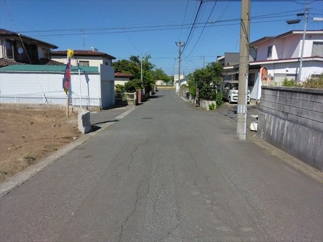 2626　八戸市松ケ丘・A　土地 現地写真（前面道路含む現地写真）