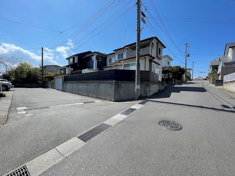 5701　八戸市大字市川町字桔梗野　中古住宅※ただ今商談中です 現地写真（前面道路含む現地写真）
