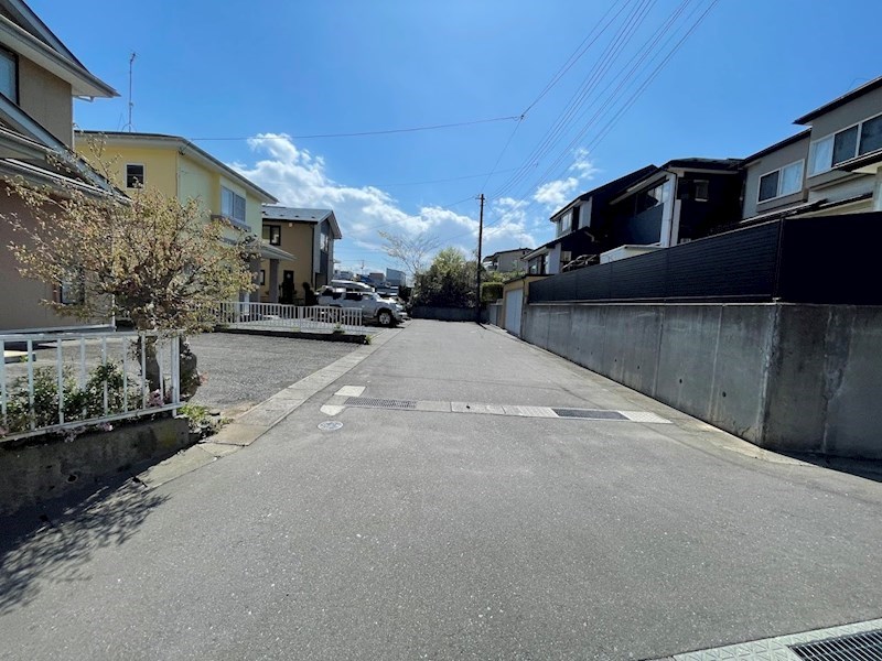 5701　八戸市大字市川町字桔梗野　中古住宅※ただ今商談中です 現地写真（前面道路含む現地写真）
