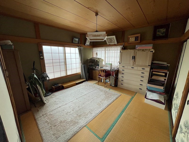 5702　八戸市松ヶ丘　中古住宅 内観写真（リビング以外の居室）