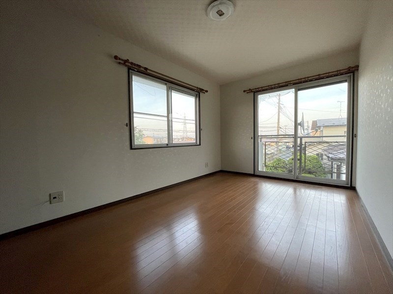 5708　八戸市長苗代2丁目　中古住宅 内観写真（リビング以外の居室）