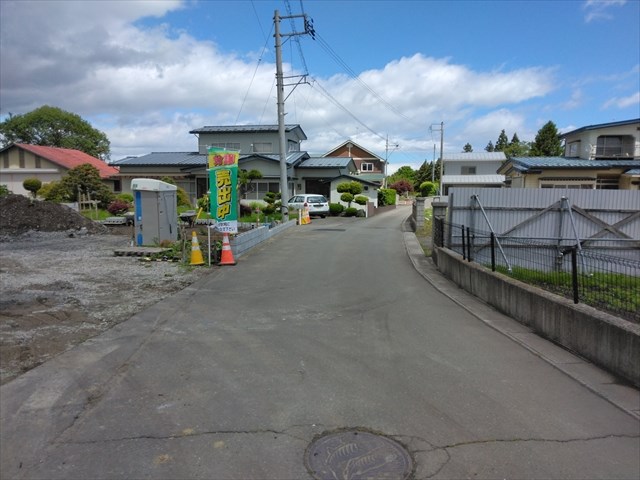 5713　クレイドルガーデンおいらせ町三本木第1　新築分譲住宅　3号棟 現地写真（前面道路含む現地写真）