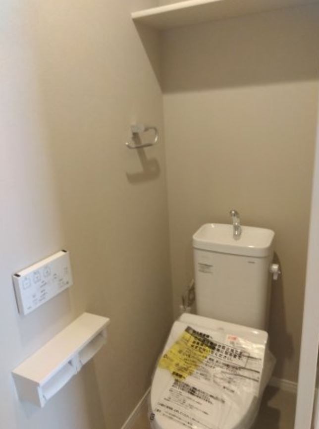 5714　八戸市江陽1丁目・A棟　建売住宅 内観写真（トイレ）