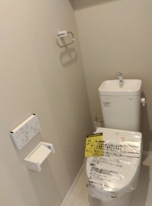 青森県八戸市江陽１丁目9-3の一部 内観写真（トイレ）