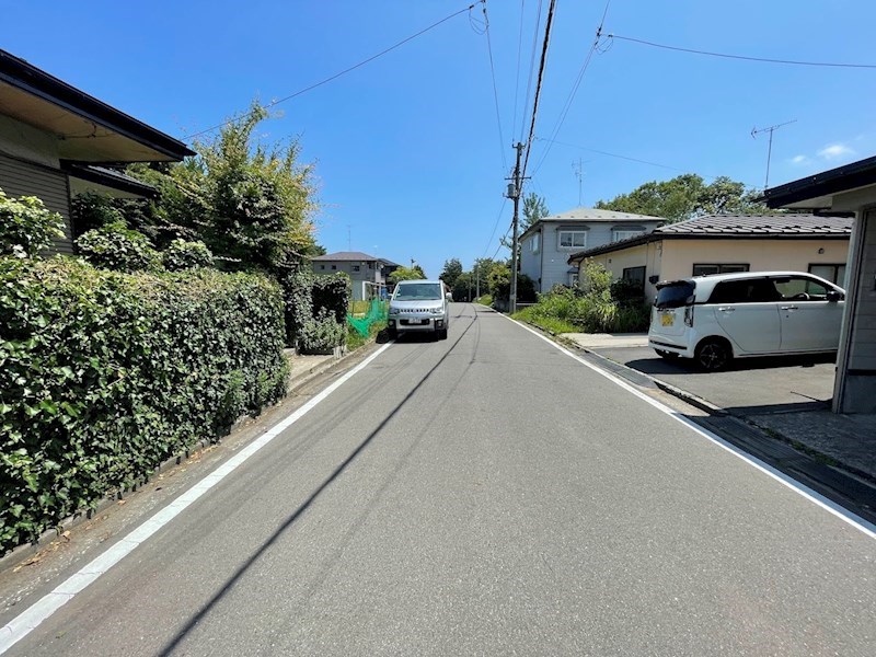 5728　三戸郡階上町蒼前東8丁目　中古住宅 現地写真（前面道路含む現地写真）