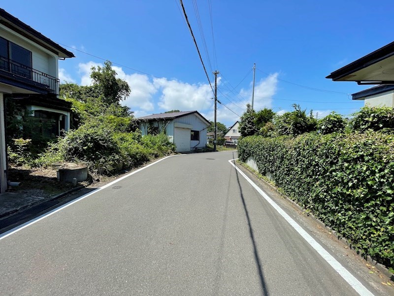 5728　三戸郡階上町蒼前東8丁目　中古住宅 現地写真（前面道路含む現地写真）