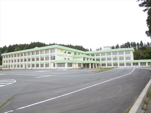 2639　上北郡おいらせ町一川目１丁目　土地 中学校
