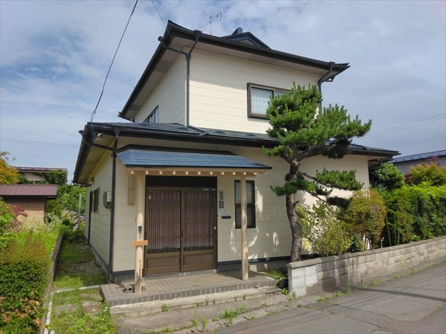 5732 八戸市多賀台三丁目 中古住宅 現地写真