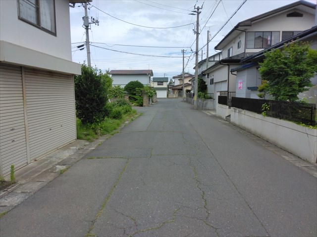 5732　八戸市多賀台三丁目　中古住宅 現地写真（前面道路含む現地写真）