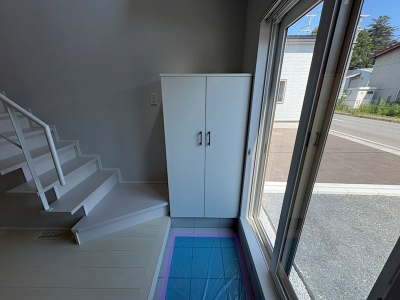 5735　十和田市東十一番町lV　DC-ｓⅠ　建売住宅 現地写真（玄関）