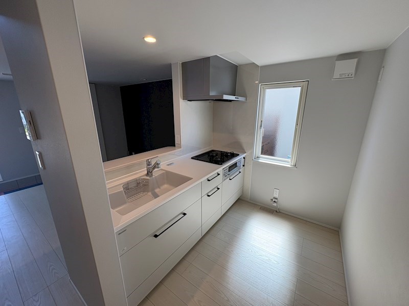 5735　十和田市東十一番町lV　DC-ｓⅠ　建売住宅 内観写真（キッチン）