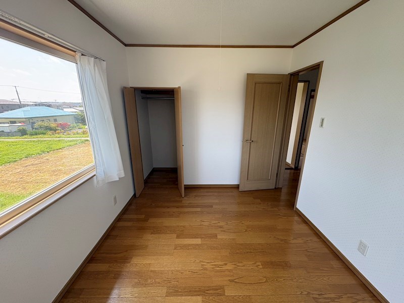 5752　十和田市西十四番町　中古住宅 内観写真（リビング以外の居室）