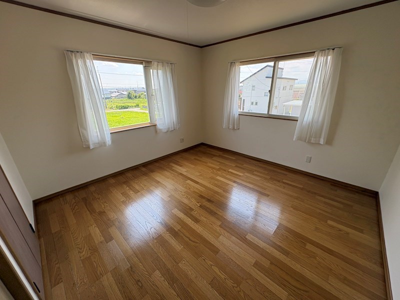 5752　十和田市西十四番町　中古住宅 内観写真（リビング以外の居室）
